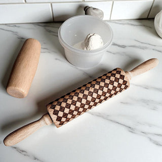Courtly Checkered & Diamond Embossed Rolling Pin – Decorative Cookie Rolling Pin