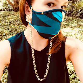 Soleil Bold Curb Chain Mask Necklace in Worn Gold - Anara Lifestyle