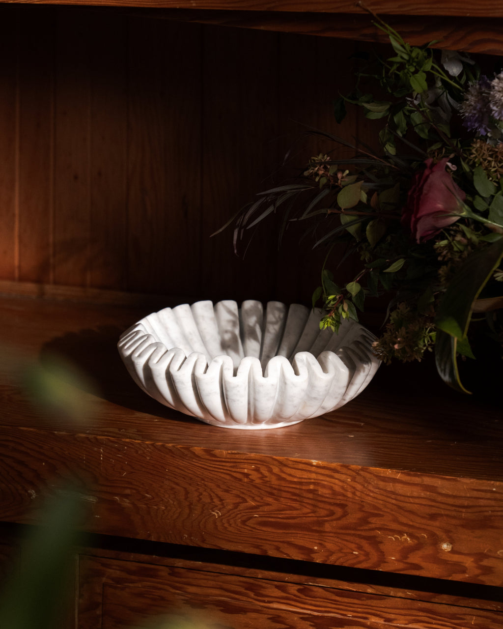 White Ruffled Banswara Marble Bowl – Hand-Carved Fluted Stone Centerpiece