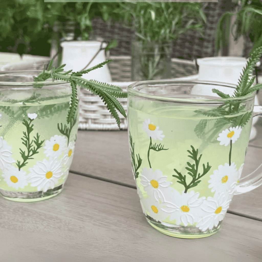 Hand-Painted Daisy Glass Mugs – Set of 2