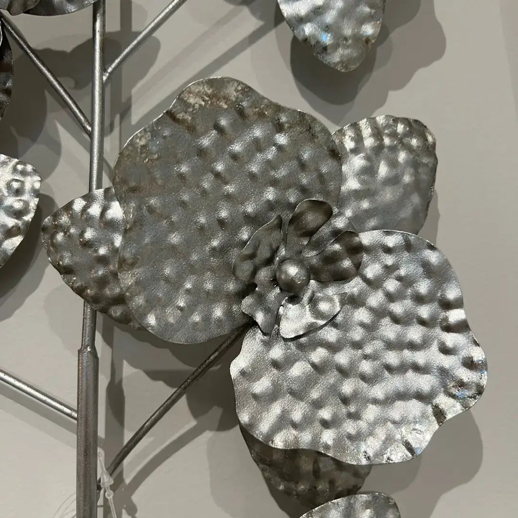 Elegant Metal Floral Wall Décor Frame