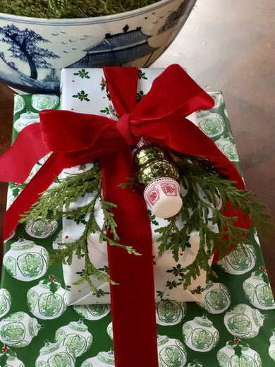 Reversible Moss Green Ginger Jar Swiss Dot Gift Wrap | Elegant Double-Sided Wrap