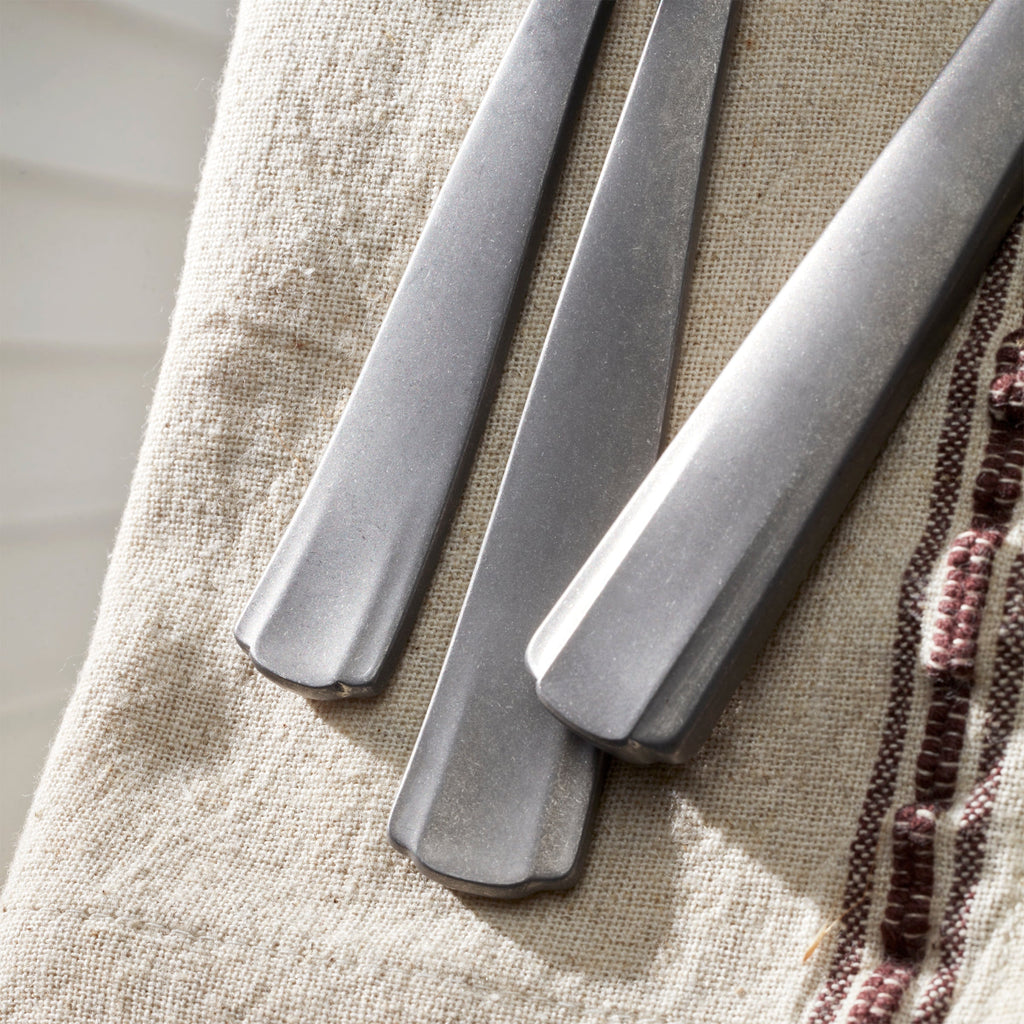 Lenox French Perle Scallop Vintage 65-Piece Flatware Set, 18/10 stainless steel (view 8)