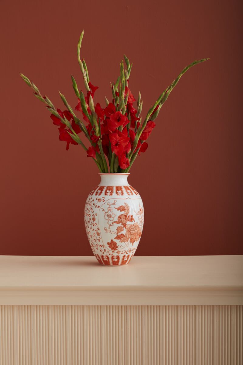 Classic Meets Contemporary: Elodie Vase in Coral Floral Chinoiserie