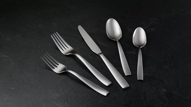Oneida Everdine 20-Piece Flatware Set, 18/0 stainless steel (view 2)
