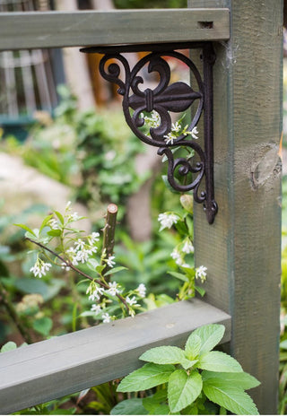 Cast Iron Fleur-de-Lis Decorative Shelf Bracket