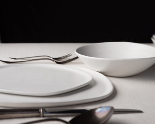 HAAND Ripple 3-Piece Dinner Setting – Handcrafted Porcelain Dinnerware Set
