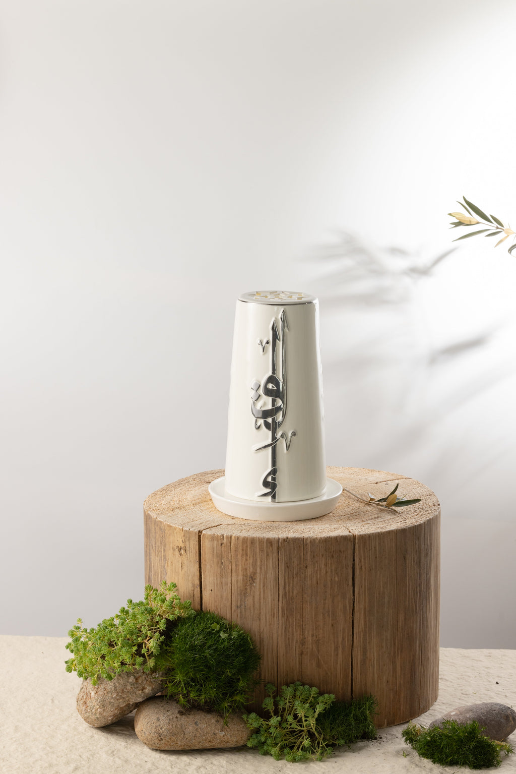 Liqa'a - Medium Lantern Candle Holder - Pearl White & Silver