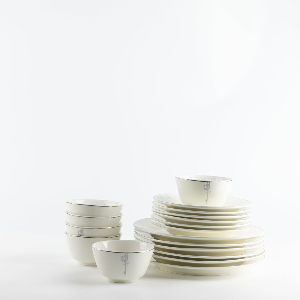Liqa’a Dinner Set 18-Piece – Pearl White & Silver | Elegant Modern Tableware