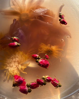 Rosebud Tea – Whole Flower Caffeine-Free Herbal Tea