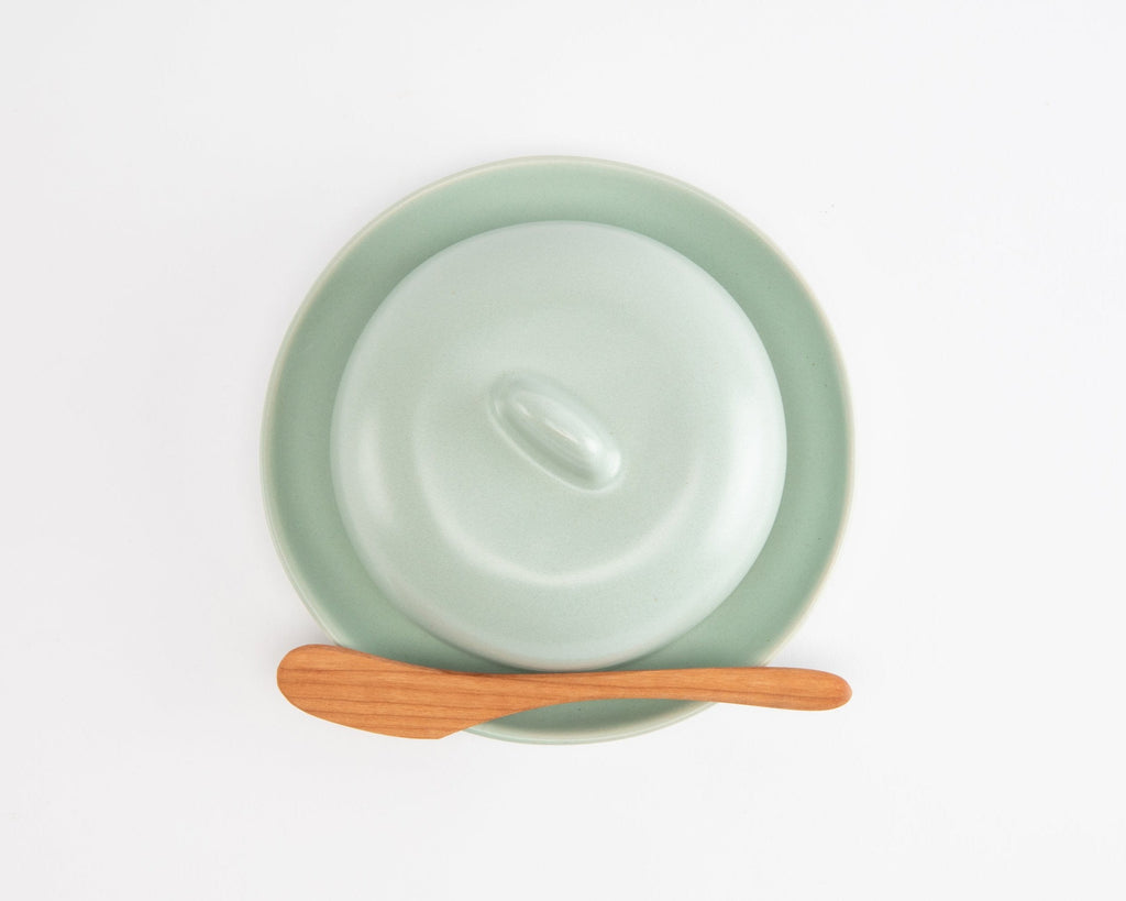 HAAND Butter Dish – Handcrafted Porcelain Butter Keeper