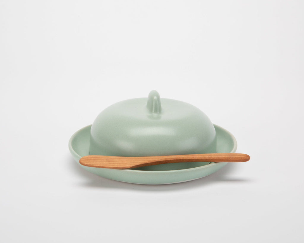 HAAND Butter Dish – Handcrafted Porcelain Butter Keeper