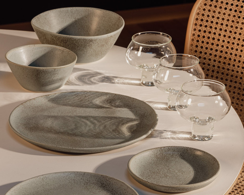 HAAND Hestia 7-Piece Dinner Setting – Handcrafted Porcelain Dinnerware Set