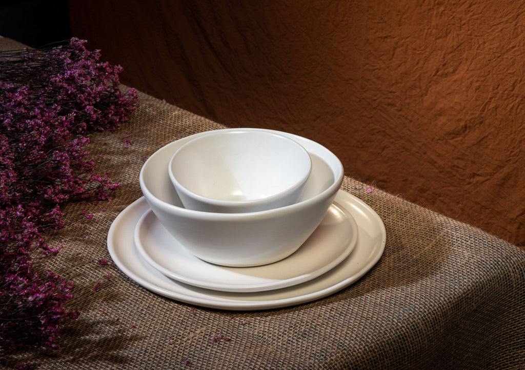 HAAND Hestia 4-Piece Dinner Setting – Handcrafted Porcelain Dinnerware Set