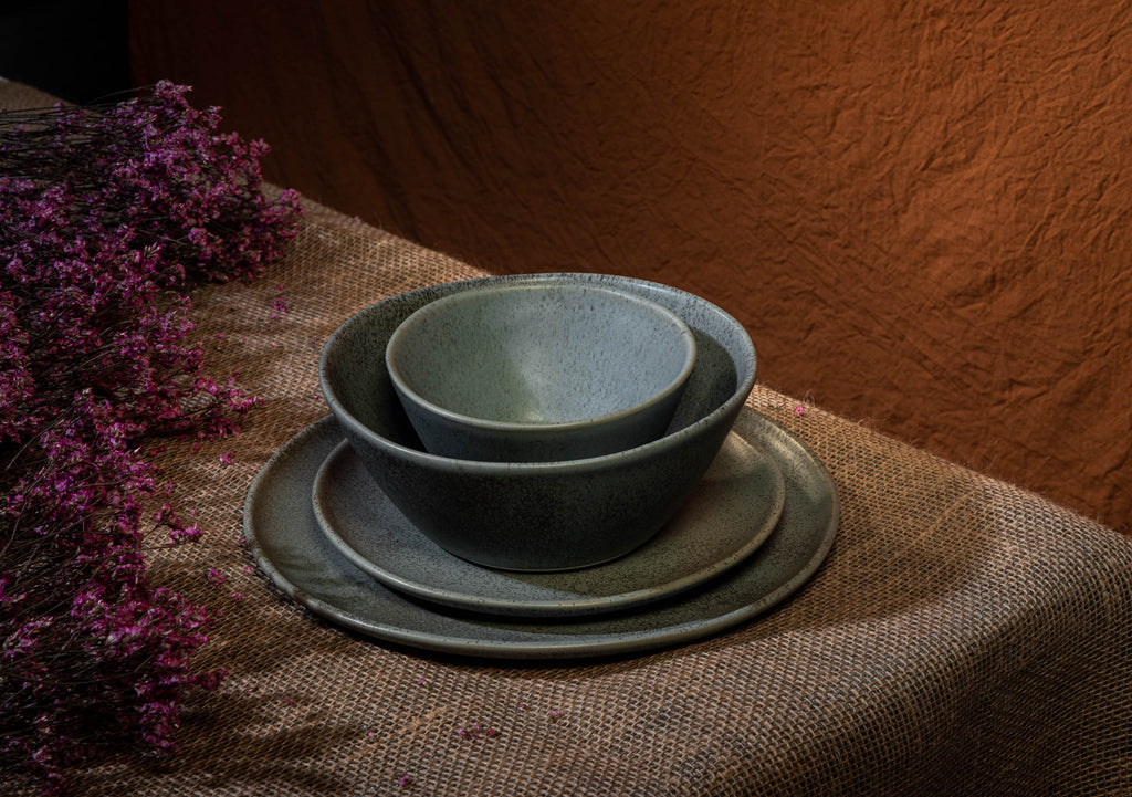 HAAND Hestia 4-Piece Dinner Setting – Handcrafted Porcelain Dinnerware Set