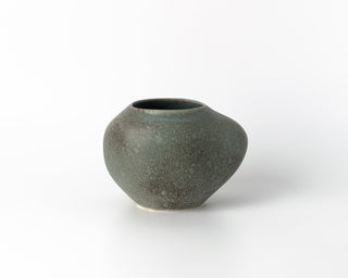 HAAND Large Pebble Vase – Handcrafted Porcelain Floral Vase