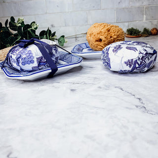 Chinoiserie Soap & Porcelain Dish Set – Blue Willow Sandalwood Gift Set
