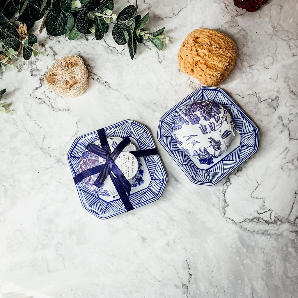 Chinoiserie Soap & Porcelain Dish Set – Blue Willow Sandalwood Gift Set