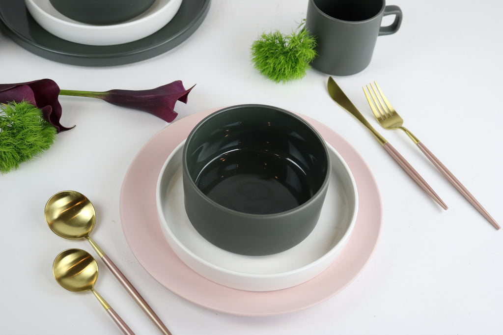 Pink and Gold Obelisk Flatware Set – 20 Piece Modern Luxury Cutlery