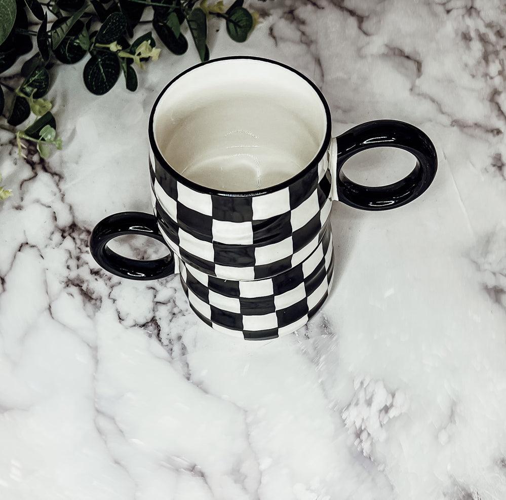 Retro Black & White Checkered Ceramic Mug – Vintage Gingham Coffee Mug (13.5 oz)
