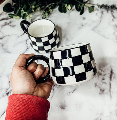 Retro Black & White Checkered Ceramic Mug – Vintage Gingham Coffee Mug (13.5 oz)