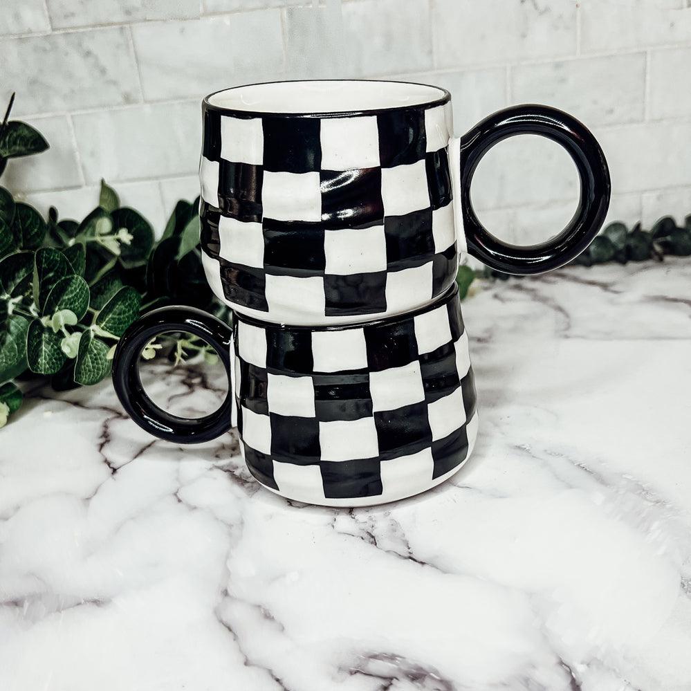 Retro Black & White Checkered Ceramic Mug – Vintage Gingham Coffee Mug (13.5 oz)