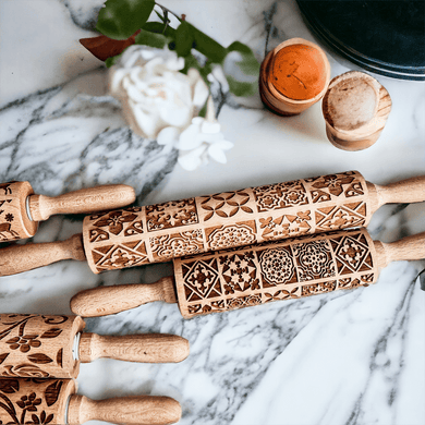 Embossed Rolling Pin Gift Set – Patterned Rolling Pin with Cookie Cutters (Box Style)