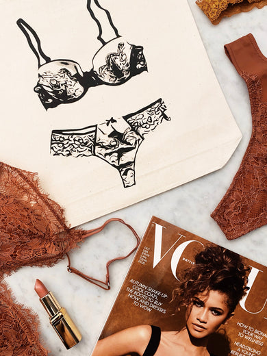 Lace Lingerie Travel Bag – Cream