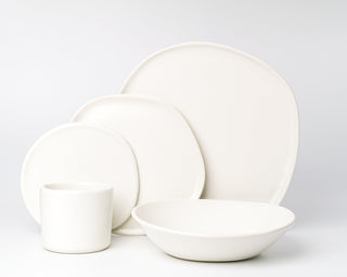 HAAND Ripple 5-Piece Dinner Setting – Handcrafted Porcelain Dinnerware Set