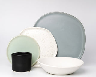 HAAND Ripple 5-Piece Dinner Setting – Handcrafted Porcelain Dinnerware Set