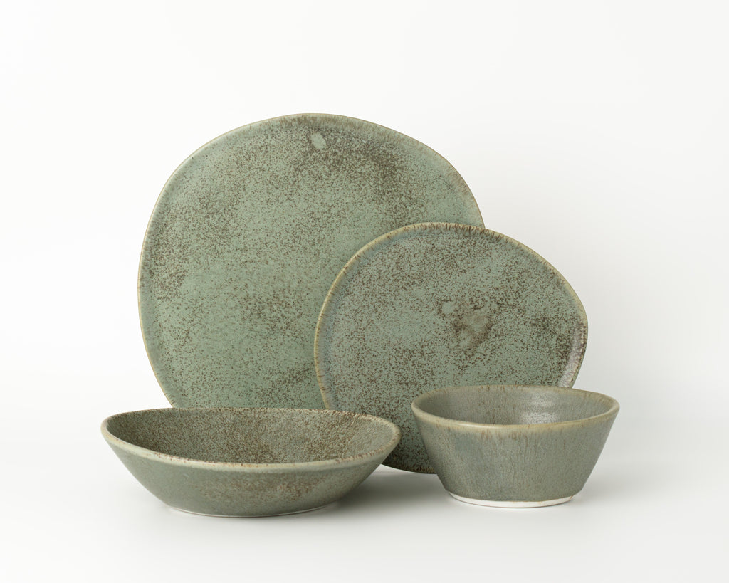 HAAND Ripple 4-Piece Dinner Setting – Handcrafted Porcelain Dinnerware Set