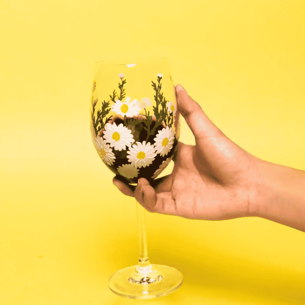 Hand-Painted Daisy Wine Glasses – Set of 2