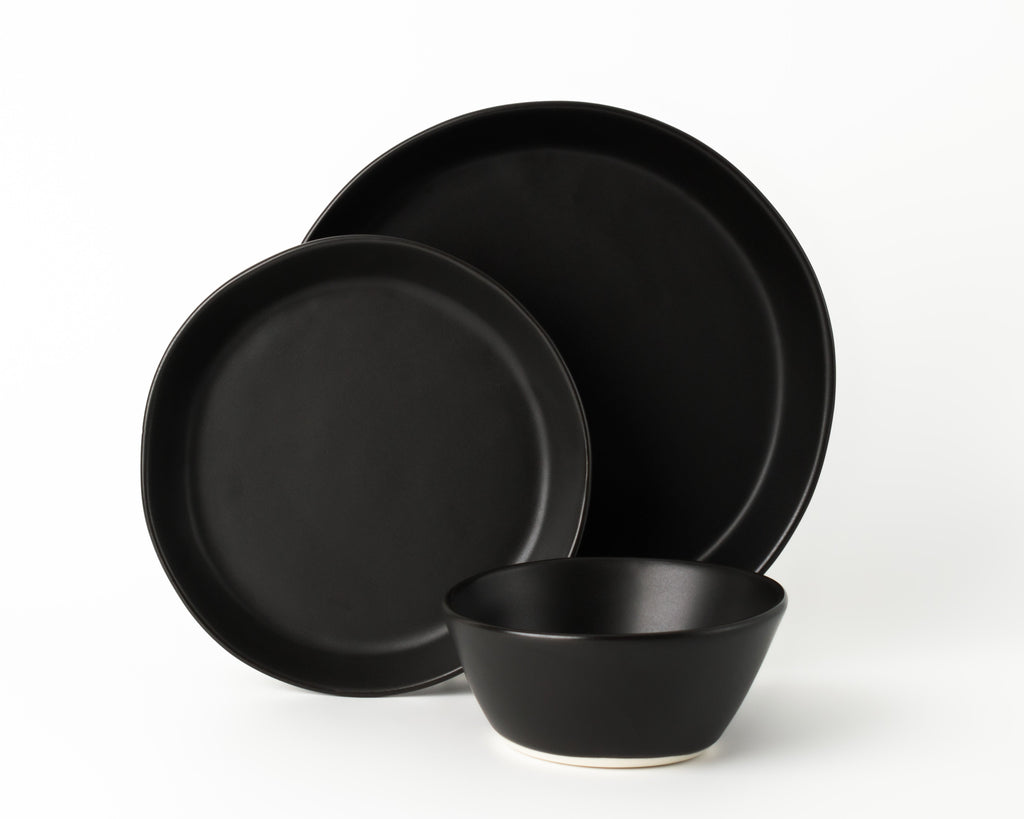 HAAND Skali Coupe 3-Piece Dinner Setting – Handcrafted Porcelain Place Setting