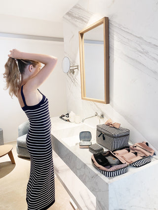 Folding/Hanging Toiletry Case – Striped