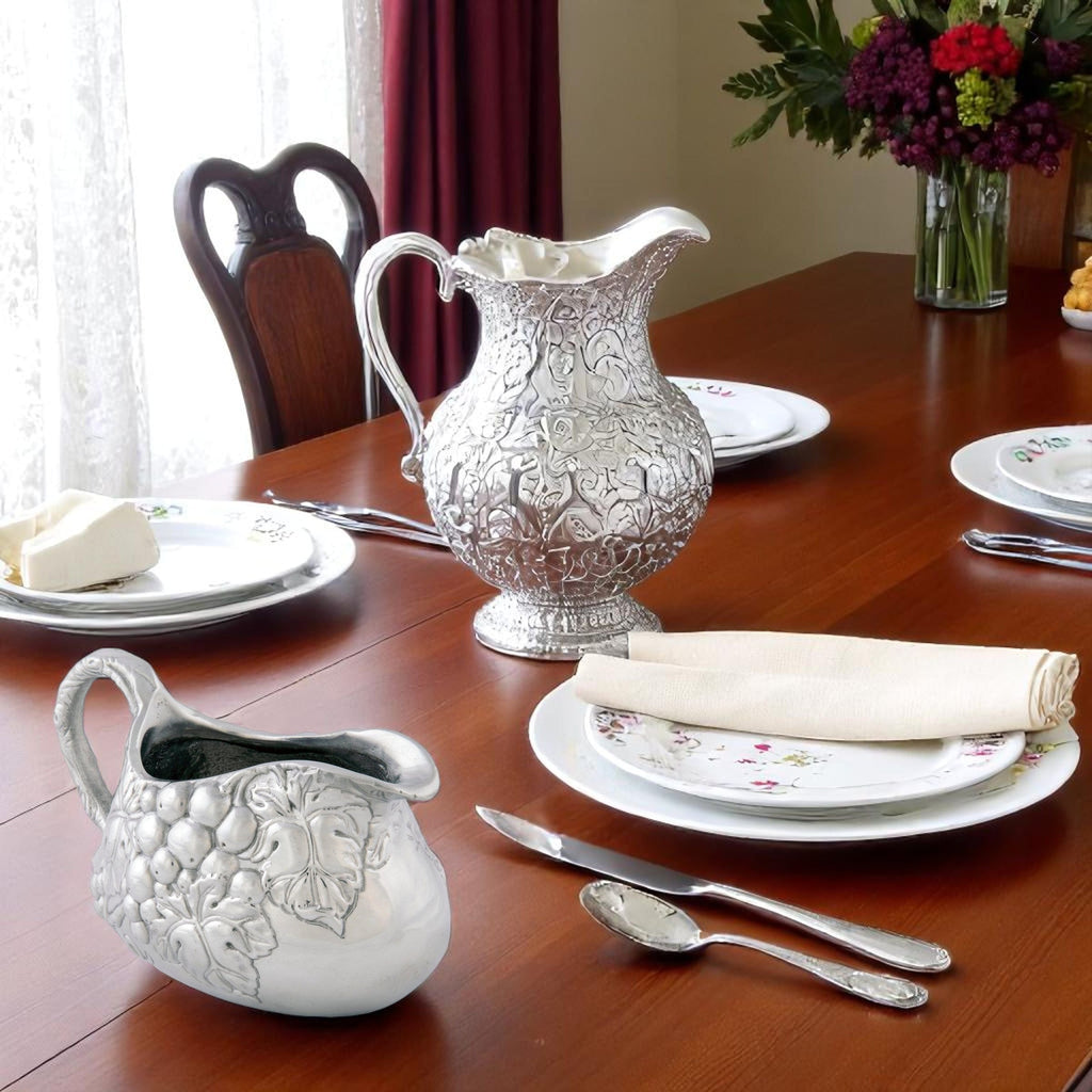 Grape Gravy Boat | Elegant Table Décor & Serving Accent