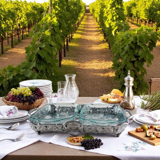 Sculpted Grape Pyrex Holder 2-Qt | Refined Baking Presentation