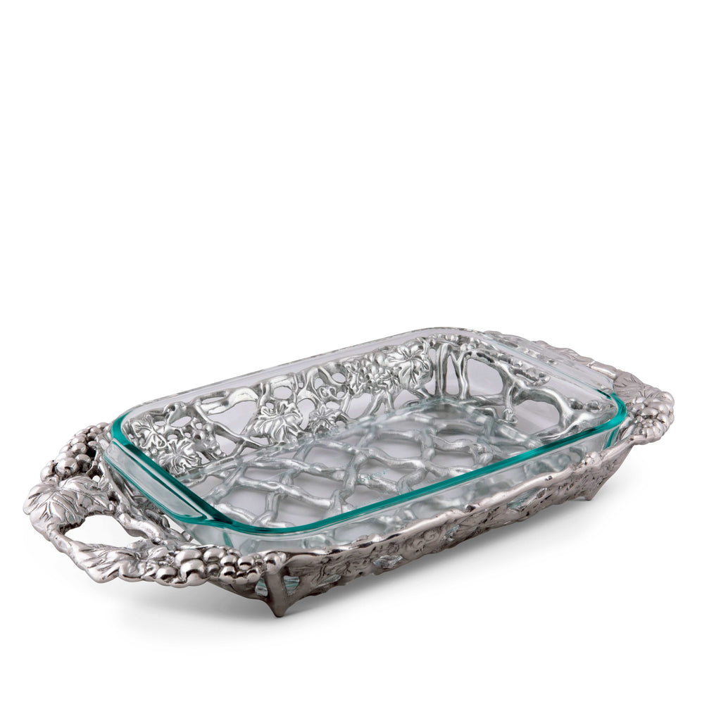 Sculpted Grape Pyrex Holder 3-Qt | Timeless Table Elegance