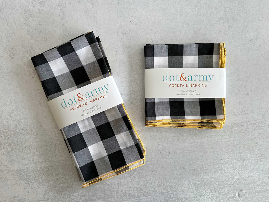 Elegant Gingham Check Napkins with Honey Border – 4-Piece Cotton Blend Set