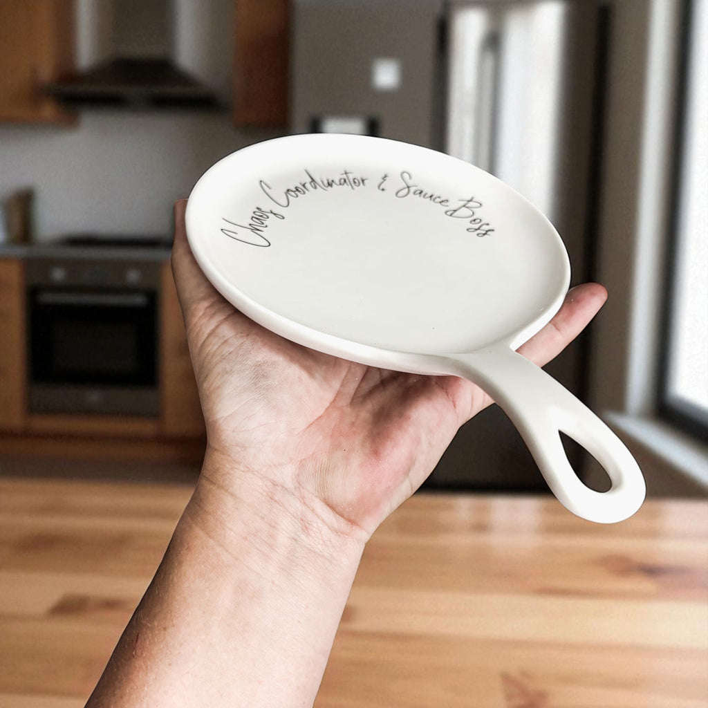 Chaos & Sauce Boss Spoon Rest with Wooden Spoon – Funny Porcelain Kitchen Gift