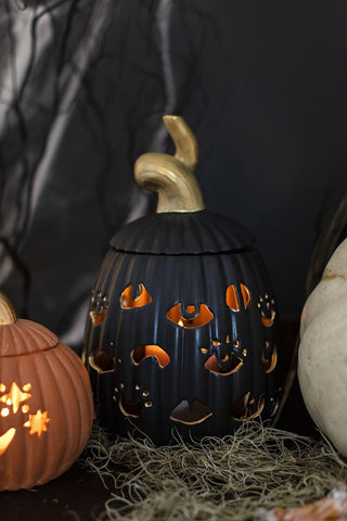 ELMSLIE BLACK PUMPKIN CANDLE HOLDER - Anara Lifestyle
