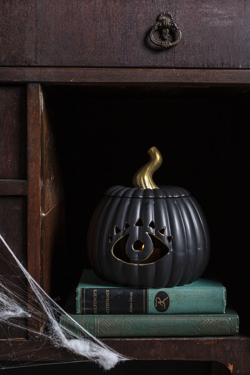 ELMSLIE BLACK PUMPKIN CANDLE HOLDER - Anara Lifestyle
