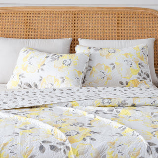 Elegant Reversible Floral Quilt Set – Helene Collection (3-Piece)
