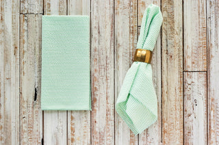 Elegant Seersucker Dinner Napkins Set – 4-Piece Large Table Linen