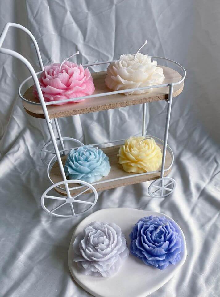 Peony Scented Candle — The Essence of Elegant Luxury