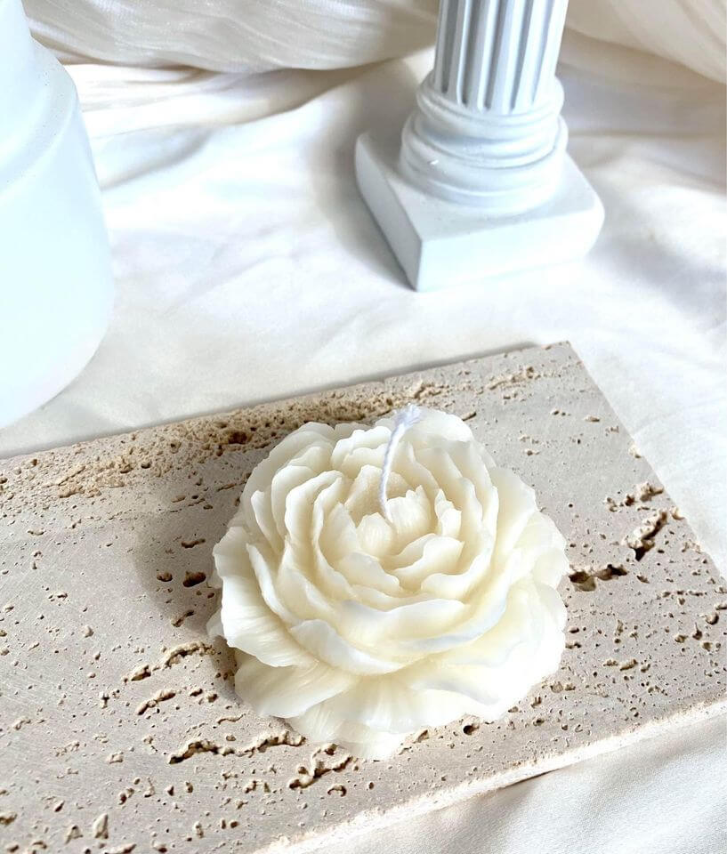 Peony Scented Candle — The Essence of Elegant Luxury