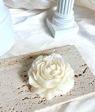 Peony Scented Candle — The Essence of Elegant Luxury