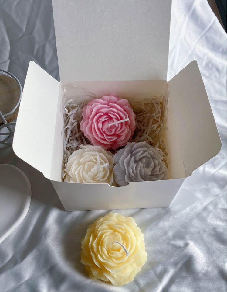 Peony Scented Candle — The Essence of Elegant Luxury