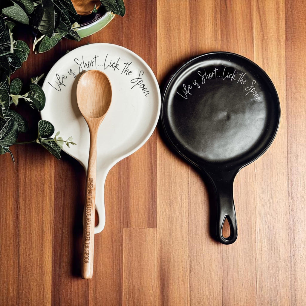 Lick the Spoon Cursive Spoon Rest with Wooden Spoon – Funny Porcelain Kitchen Gift
