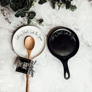 Lick the Spoon Cursive Spoon Rest with Wooden Spoon – Funny Porcelain Kitchen Gift