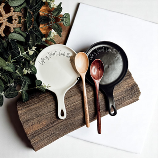 Lick the Spoon Cursive Spoon Rest with Wooden Spoon – Funny Porcelain Kitchen Gift